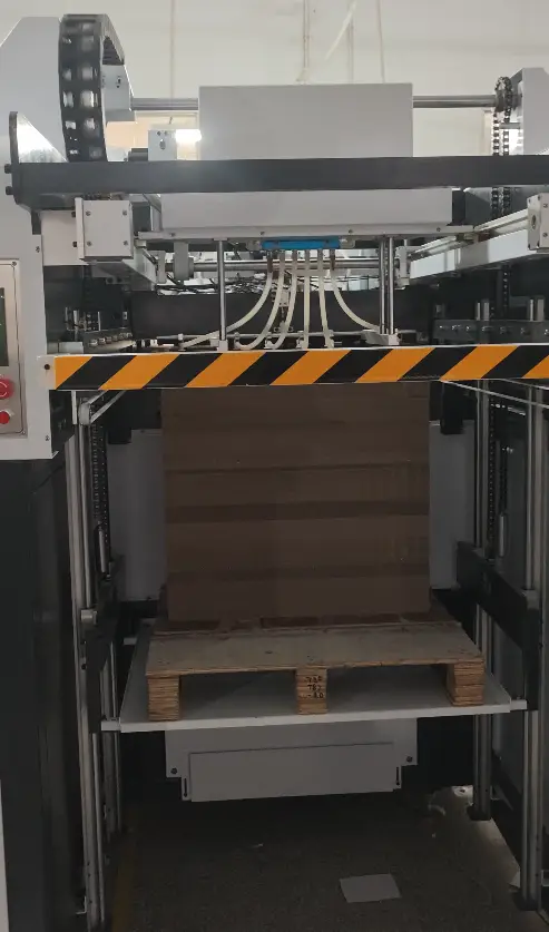 廣東鼎順智能科技有限公司：自動(dòng)模切機(jī)/紙板模切機(jī)/全自動(dòng)灰板模切機(jī)/紙箱模切機(jī)設(shè)備技術(shù)標(biāo)桿