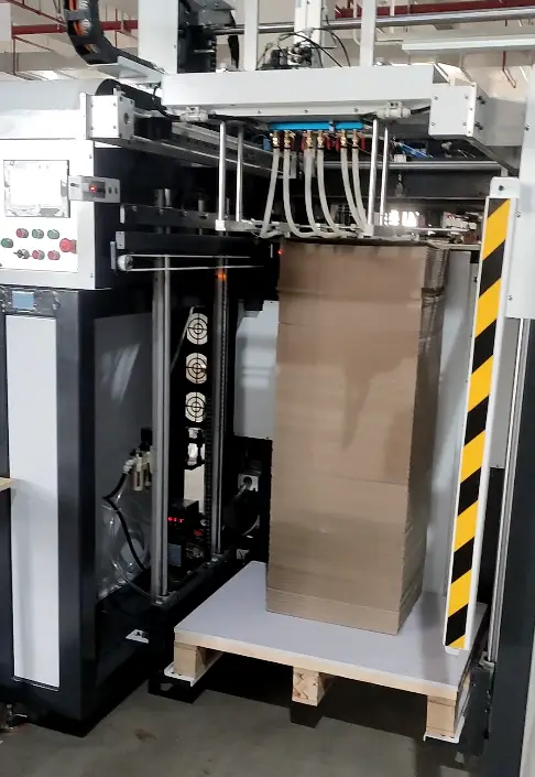 廣東鼎順智能科技有限公司：全自動灰板模切機/紙箱模切機/灰板模切設(shè)備技術(shù)領(lǐng)跑者